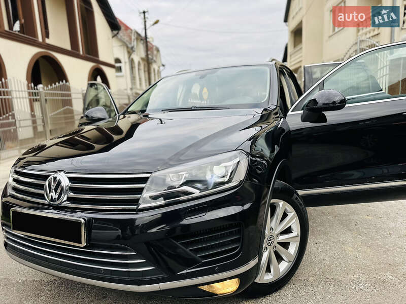 Внедорожник / Кроссовер Volkswagen Touareg 2015 в Грушево