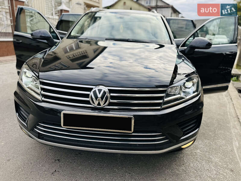 Внедорожник / Кроссовер Volkswagen Touareg 2015 в Грушево