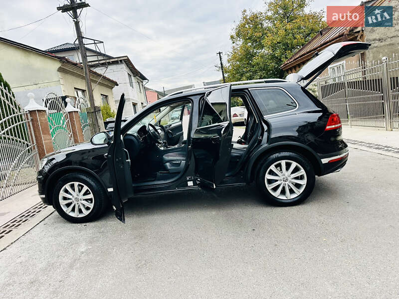 Внедорожник / Кроссовер Volkswagen Touareg 2015 в Грушево