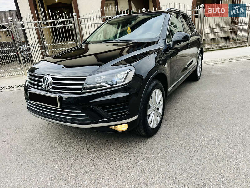Внедорожник / Кроссовер Volkswagen Touareg 2015 в Грушево