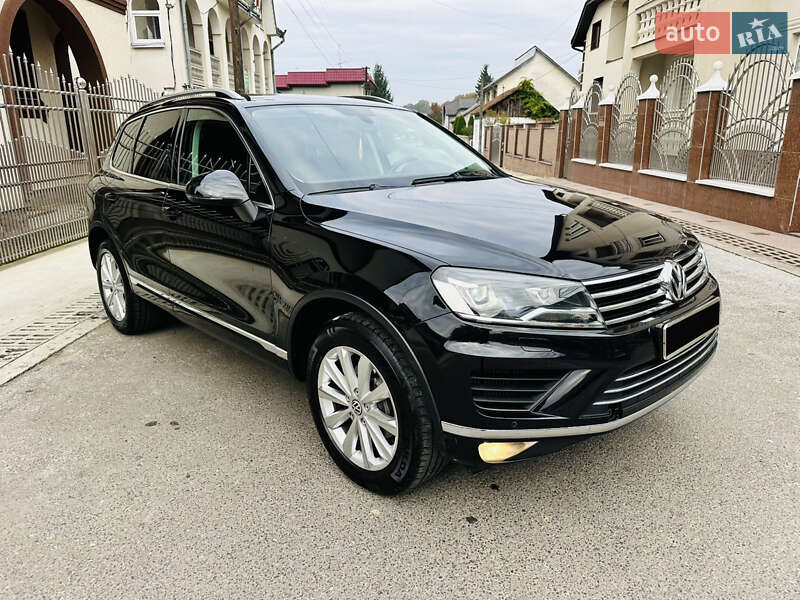 Внедорожник / Кроссовер Volkswagen Touareg 2015 в Грушево