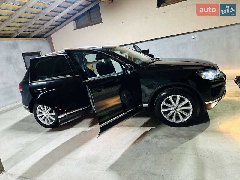 Внедорожник / Кроссовер Volkswagen Touareg 2015 в Грушево