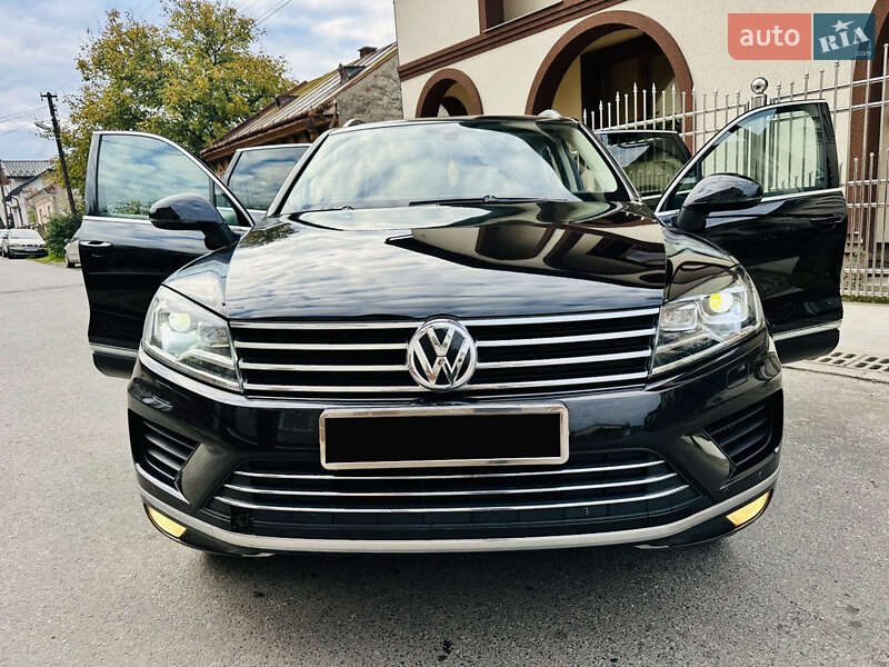 Внедорожник / Кроссовер Volkswagen Touareg 2015 в Грушево