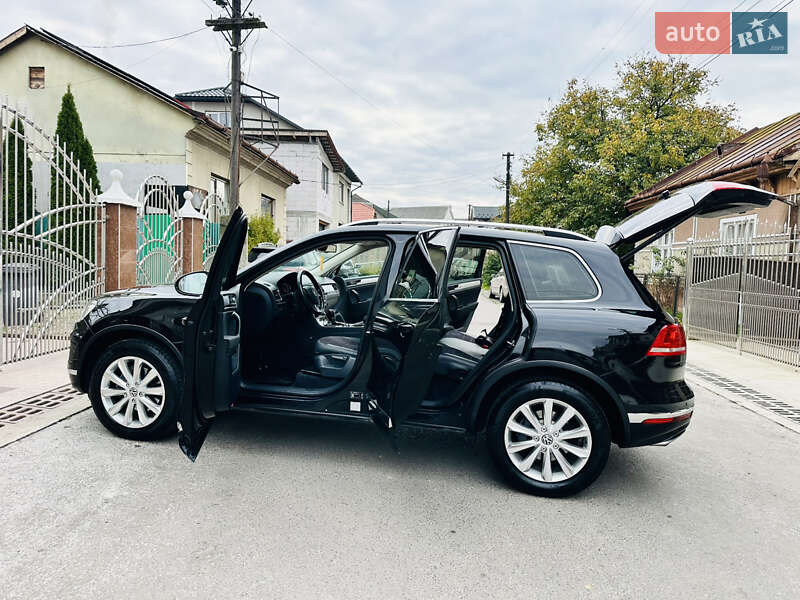 Внедорожник / Кроссовер Volkswagen Touareg 2015 в Грушево