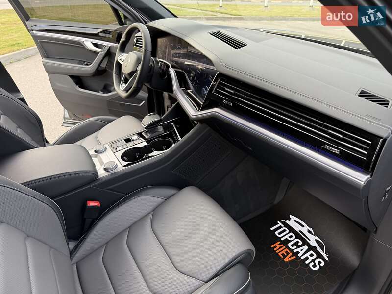 Внедорожник / Кроссовер Volkswagen Touareg 2023 в Киеве
