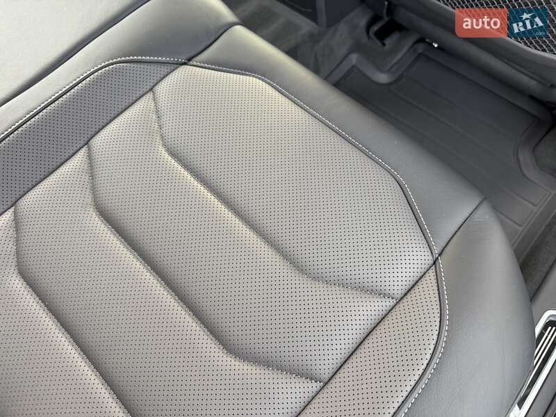 Внедорожник / Кроссовер Volkswagen Touareg 2023 в Киеве