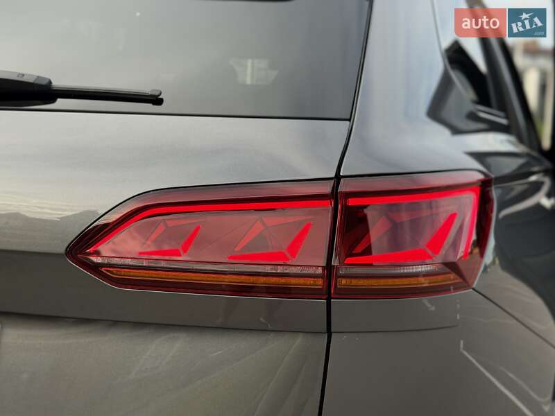 Внедорожник / Кроссовер Volkswagen Touareg 2023 в Киеве