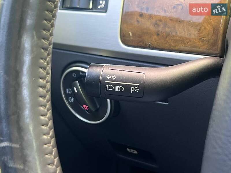Внедорожник / Кроссовер Volkswagen Touareg 2008 в Киеве