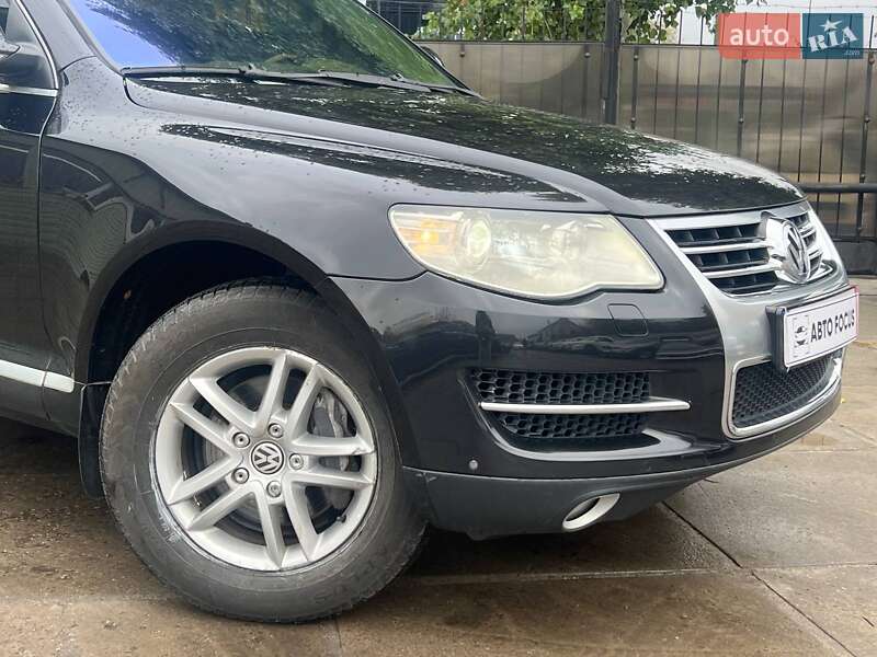 Внедорожник / Кроссовер Volkswagen Touareg 2008 в Киеве