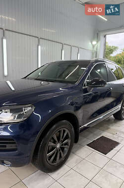 Позашляховик / Кросовер Volkswagen Touareg 2012 в 