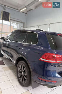Позашляховик / Кросовер Volkswagen Touareg 2012 в 