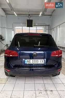 Позашляховик / Кросовер Volkswagen Touareg 2012 в 