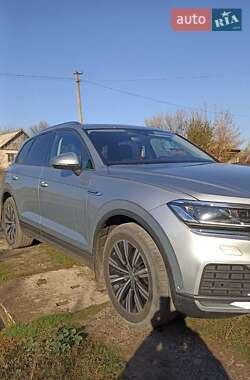 Внедорожник / Кроссовер Volkswagen Touareg 2020 в 