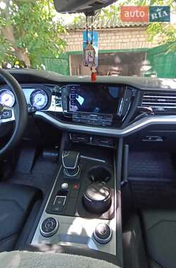 Внедорожник / Кроссовер Volkswagen Touareg 2020 в 