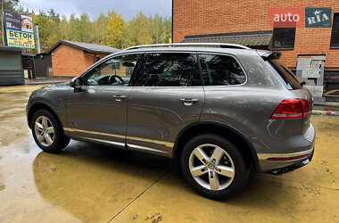 Внедорожник / Кроссовер Volkswagen Touareg 2015 в 
