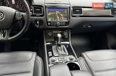 Внедорожник / Кроссовер Volkswagen Touareg 2015 в 
