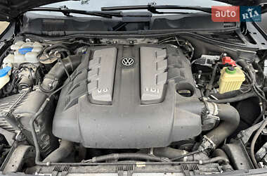 Внедорожник / Кроссовер Volkswagen Touareg 2015 в 