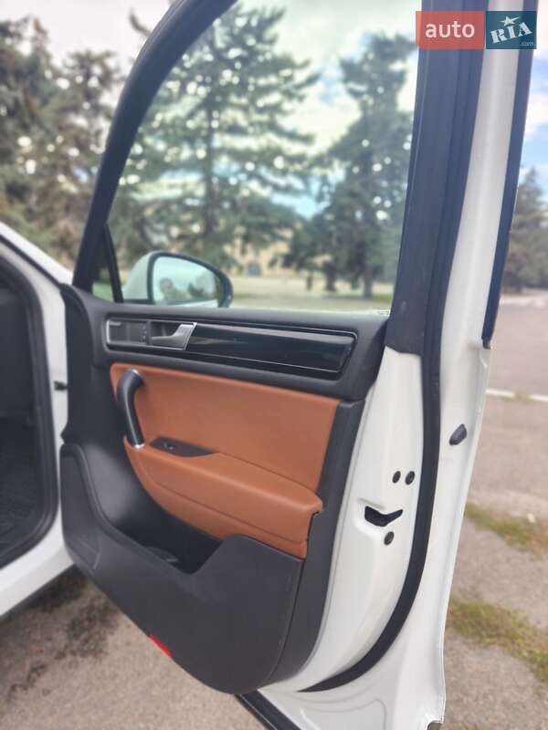 Внедорожник / Кроссовер Volkswagen Touareg 2014 в Черноморске фото 10 Внедорожник / Кроссовер Volkswagen Touareg 2014 в Черноморске