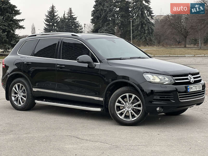 Позашляховик / Кросовер Volkswagen Touareg 2013 в Сумах