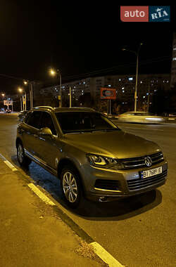 Позашляховик / Кросовер Volkswagen Touareg 2012 в Харкові