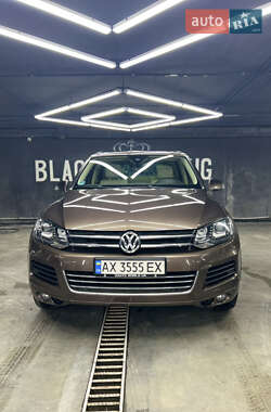 Внедорожник / Кроссовер Volkswagen Touareg 2012 в Харькове