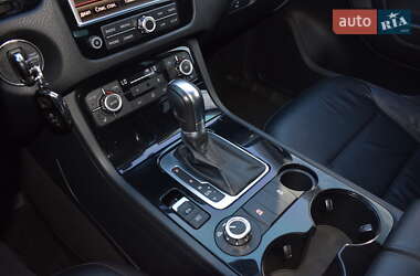 Внедорожник / Кроссовер Volkswagen Touareg 2014 в 