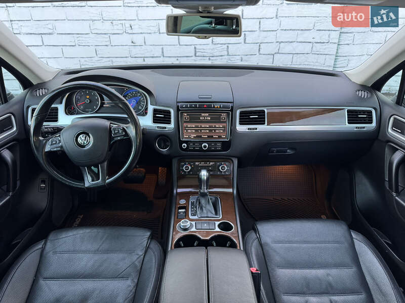 Позашляховик / Кросовер Volkswagen Touareg 2015 в Києві фото 31 Позашляховик / Кросовер Volkswagen Touareg 2015 в Києві