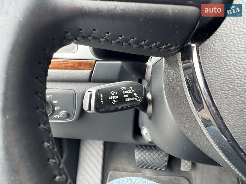 Позашляховик / Кросовер Volkswagen Touareg 2015 в Києві фото 48 Позашляховик / Кросовер Volkswagen Touareg 2015 в Києві