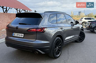 Внедорожник / Кроссовер Volkswagen Touareg 2018 в 