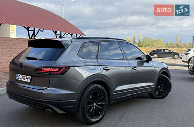Внедорожник / Кроссовер Volkswagen Touareg 2018 в 
