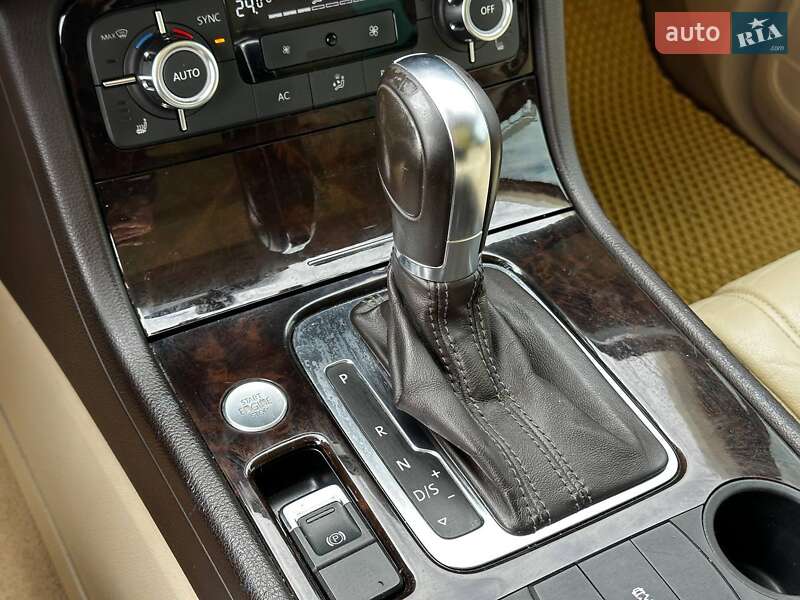 Позашляховик / Кросовер Volkswagen Touareg 2012 в Львові фото 24 Позашляховик / Кросовер Volkswagen Touareg 2012 в Львові