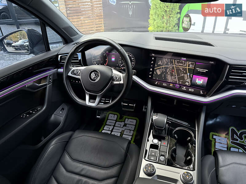Внедорожник / Кроссовер Volkswagen Touareg 2020 в Киеве