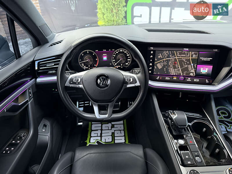 Внедорожник / Кроссовер Volkswagen Touareg 2020 в Киеве