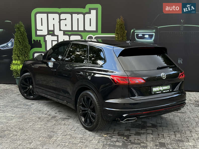 Внедорожник / Кроссовер Volkswagen Touareg 2020 в Киеве