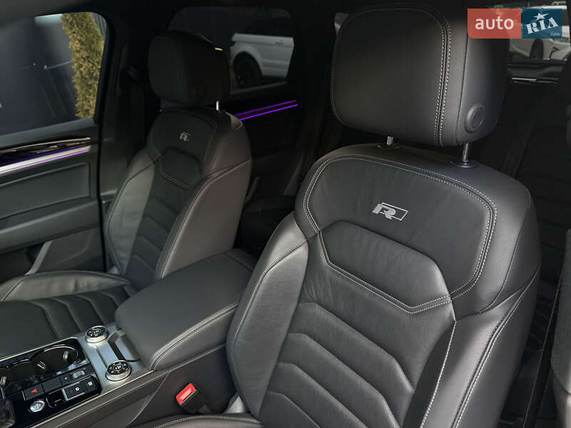 Внедорожник / Кроссовер Volkswagen Touareg 2020 в Киеве