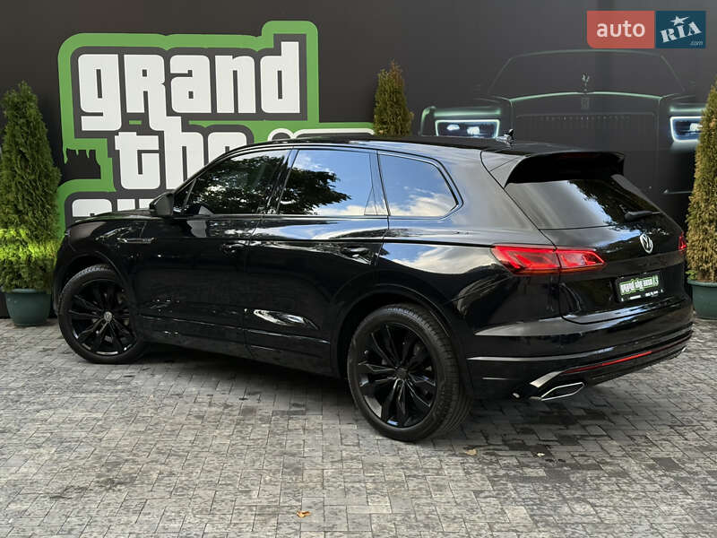 Внедорожник / Кроссовер Volkswagen Touareg 2020 в Киеве