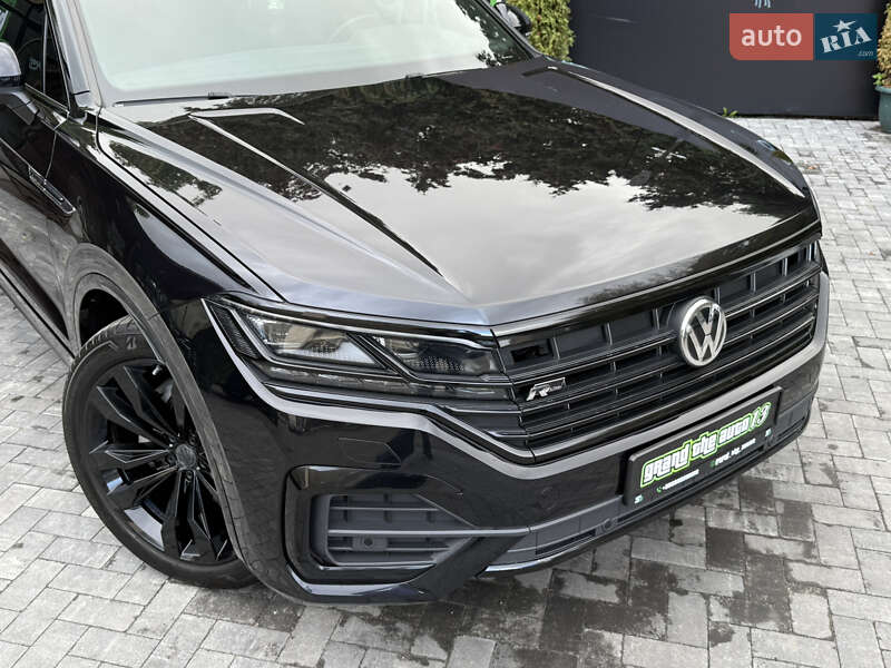 Внедорожник / Кроссовер Volkswagen Touareg 2020 в Киеве