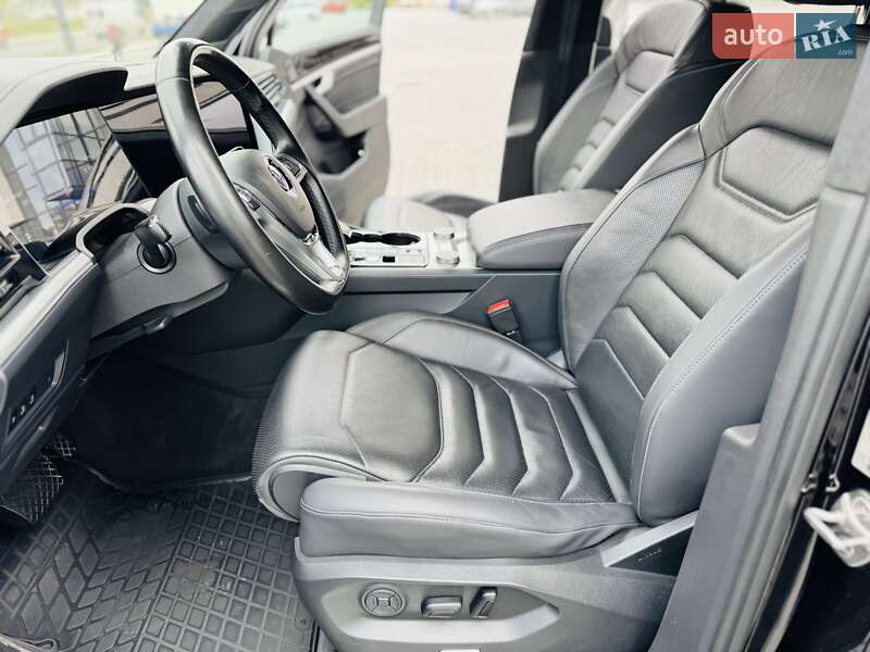 Внедорожник / Кроссовер Volkswagen Touareg 2018 в Днепре фото 42 Внедорожник / Кроссовер Volkswagen Touareg 2018 в Днепре