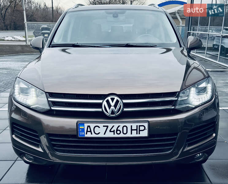 Позашляховик / Кросовер Volkswagen Touareg 2014 в Луцьку