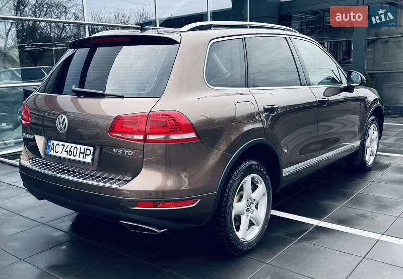 Позашляховик / Кросовер Volkswagen Touareg 2014 в Луцьку