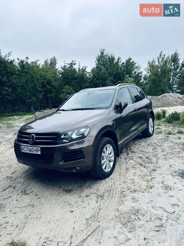 Позашляховик / Кросовер Volkswagen Touareg 2014 в Луцьку