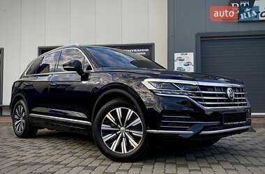Внедорожник / Кроссовер Volkswagen Touareg 2019 в 