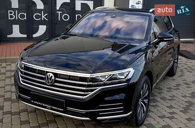 Внедорожник / Кроссовер Volkswagen Touareg 2019 в 