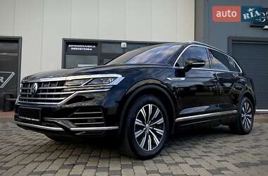 Внедорожник / Кроссовер Volkswagen Touareg 2019 в 