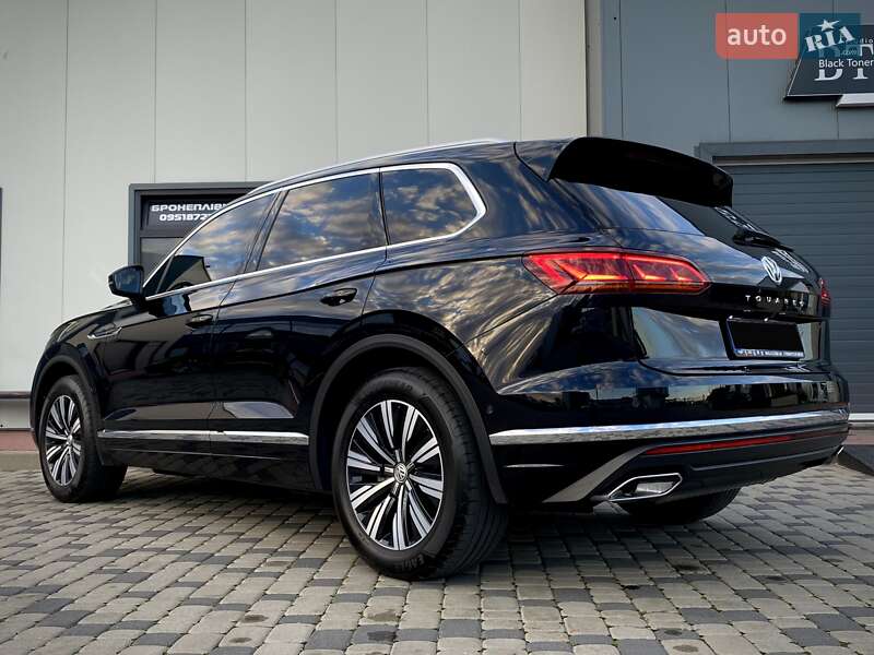 Позашляховик / Кросовер Volkswagen Touareg 2019 в Мукачевому