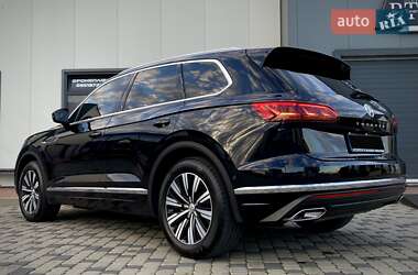 Внедорожник / Кроссовер Volkswagen Touareg 2019 в 