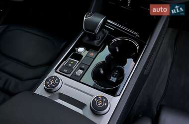 Внедорожник / Кроссовер Volkswagen Touareg 2019 в 