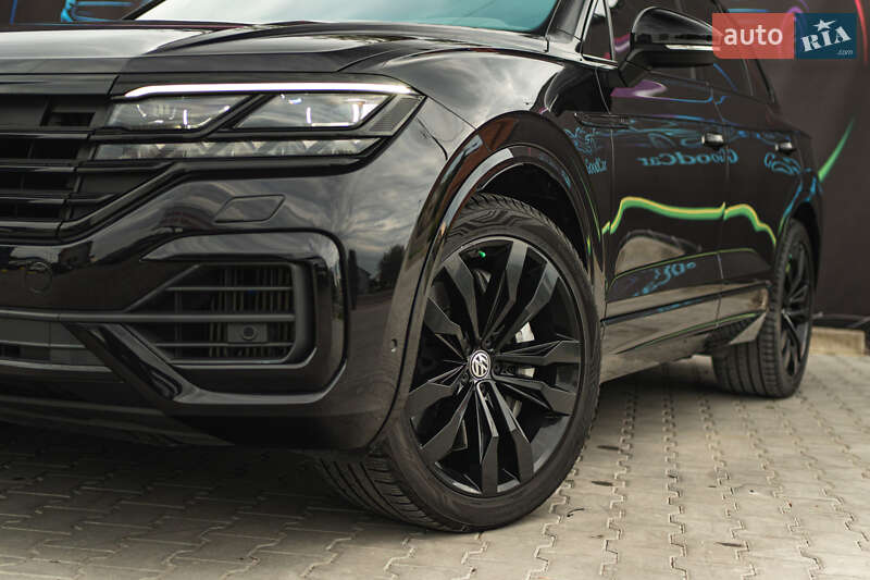 Позашляховик / Кросовер Volkswagen Touareg 2019 в Луцьку