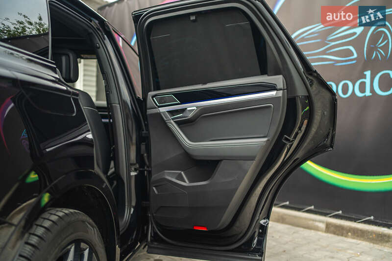 Позашляховик / Кросовер Volkswagen Touareg 2019 в Луцьку