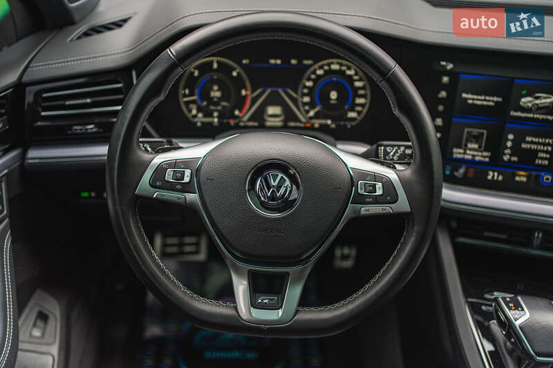 Позашляховик / Кросовер Volkswagen Touareg 2019 в Луцьку